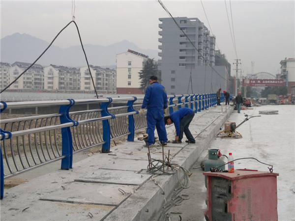 彭水不锈钢复合管护栏常见问题及解决方案